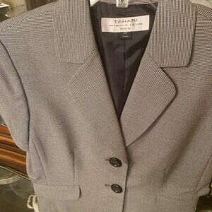 TAHARI SUIT JACKET BLACK & WHITE COLOR SIZE 10 Petite PC 1 SHORT SLEEVES